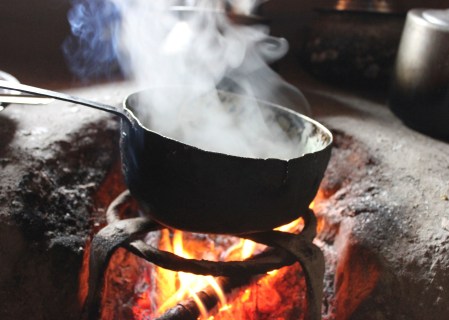 Aamaa's cooking fire, Kaskikot, Nepal